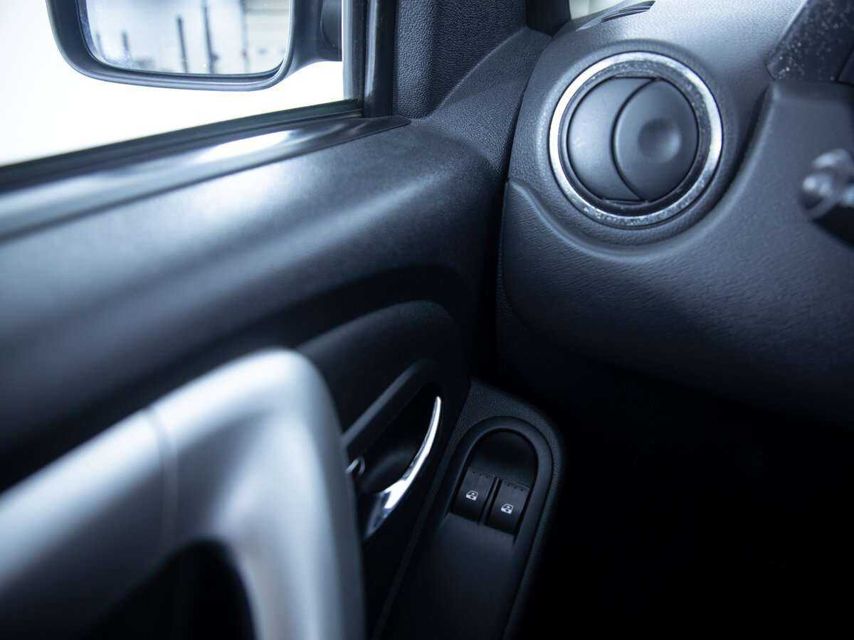 Б/У Ниссан Террано 2015 года. Фото: #11