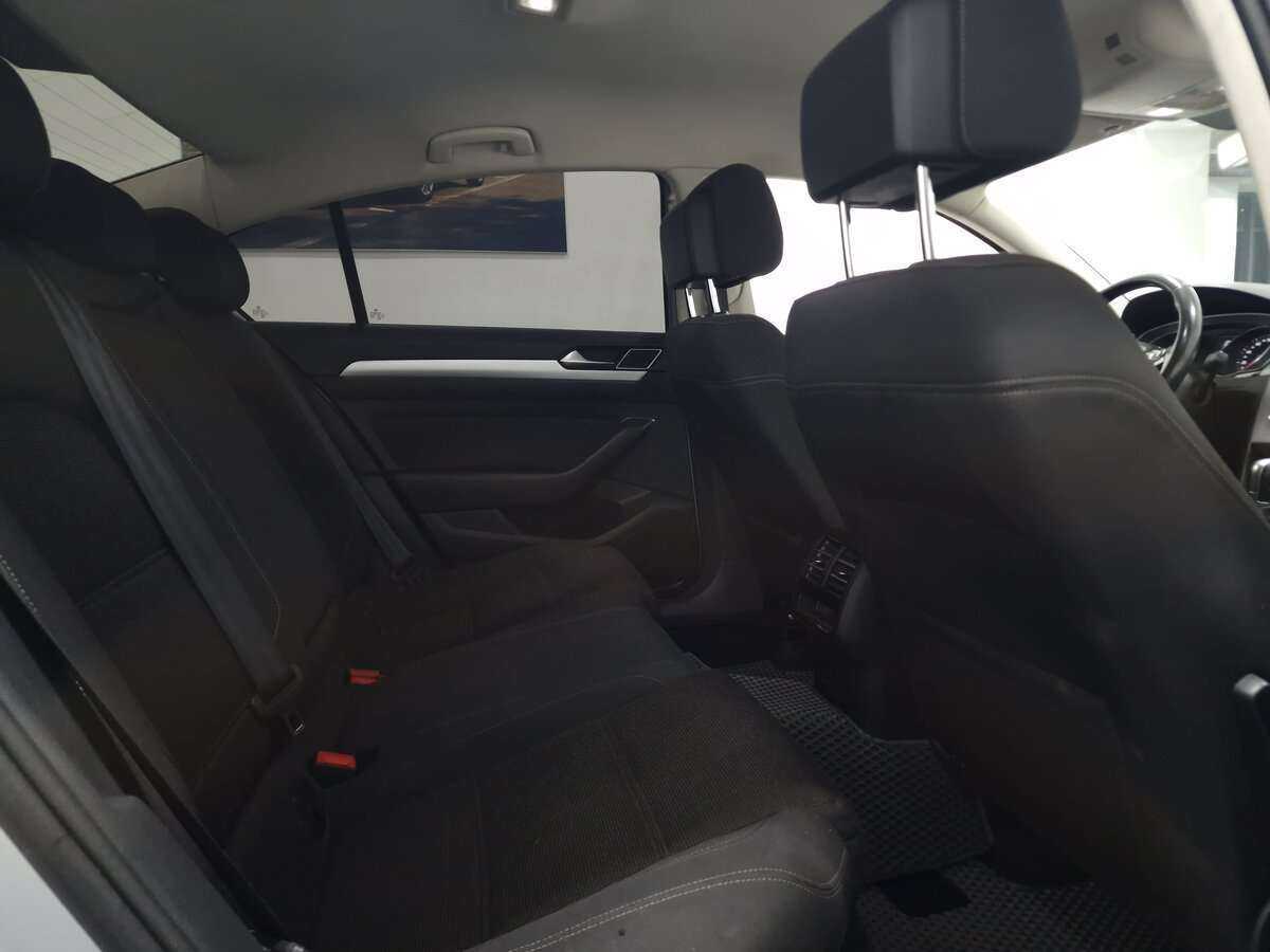 Б/У Фольксваген Пассат 2015 года. Фото: #16