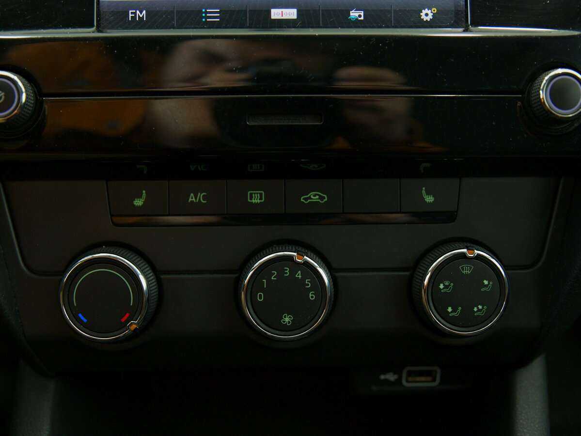 Б/У Шкода Октавия 2019 года. Фото: #9