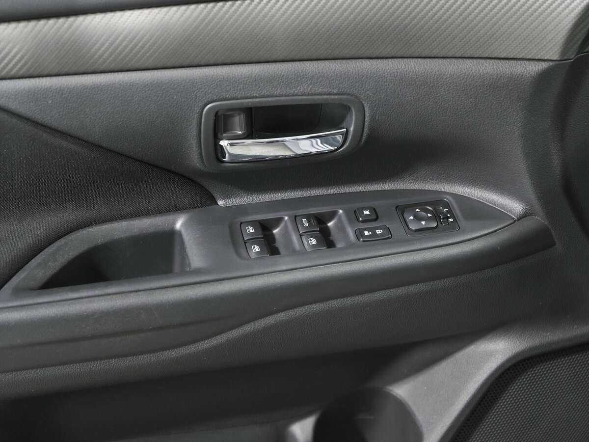 Mitsubishi Outlander 2018 года с пробегом. Фото: #14