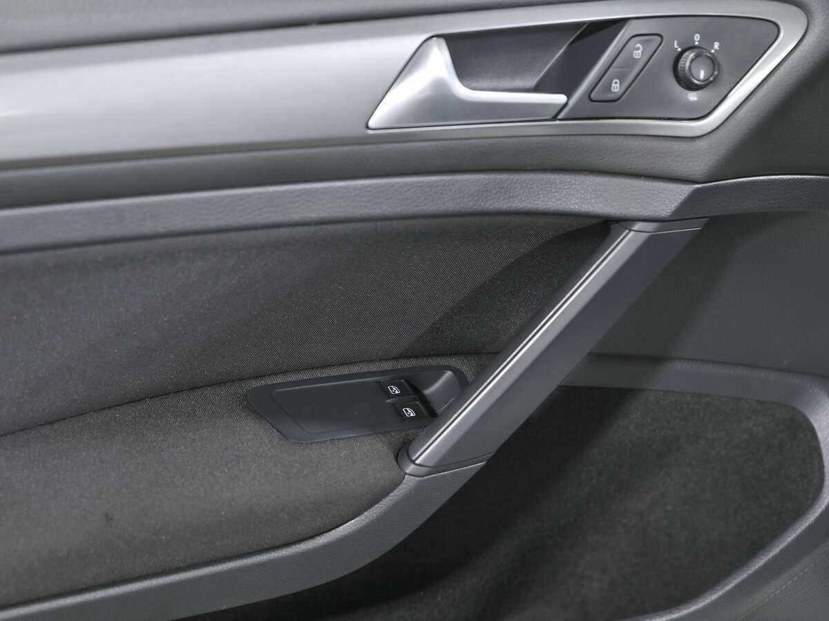 Б/У Фольксваген Гольф 2013 года. Фото: #11