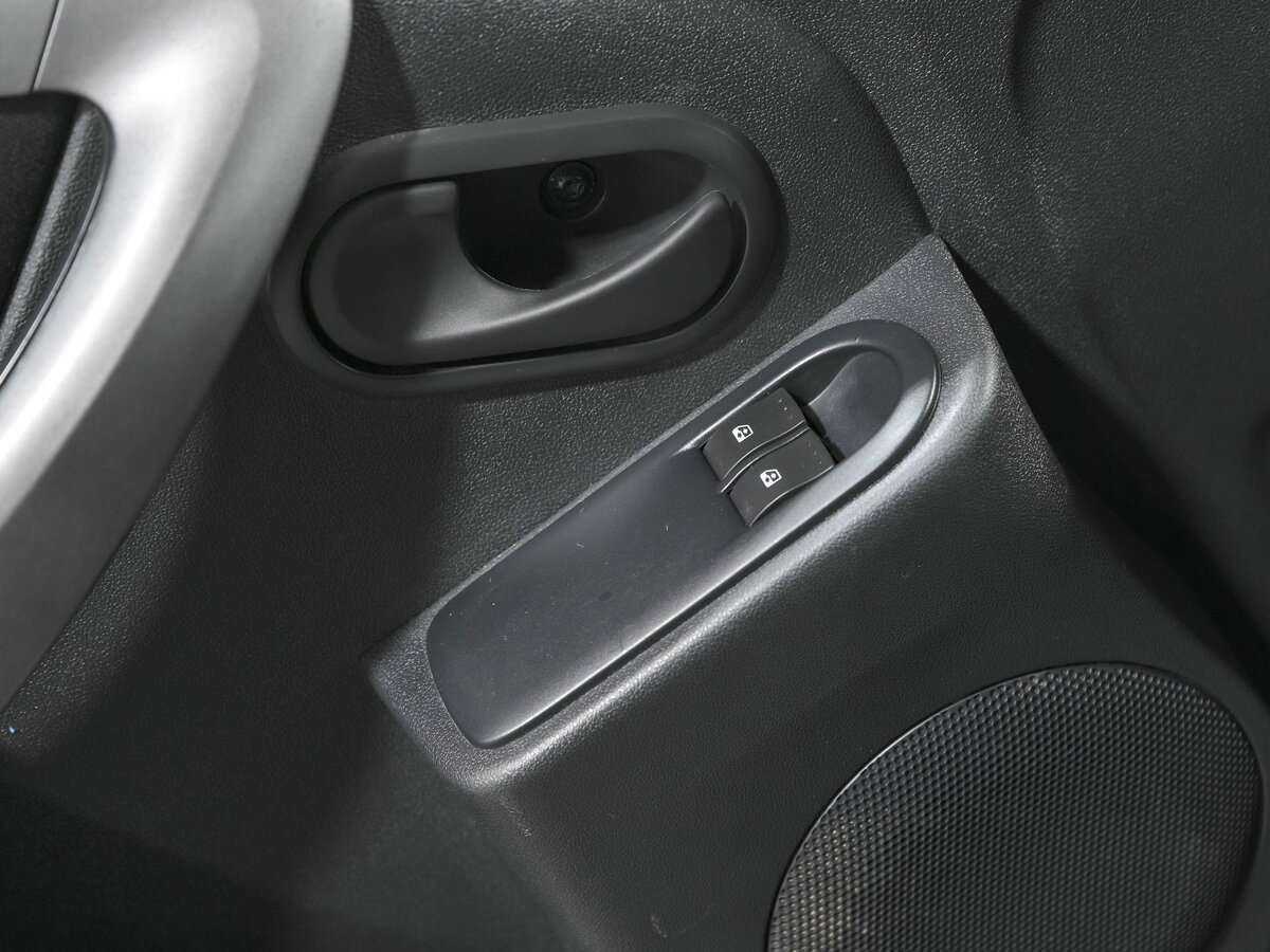 Б/У Рено Дастер 2014 года. Фото: #11