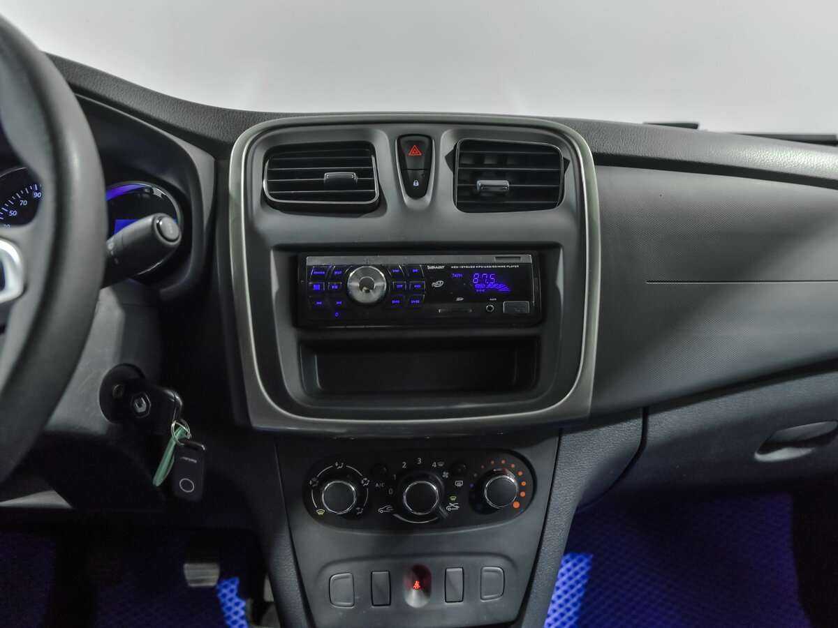 Б/У Рено Логан 2018 года. Фото: #8