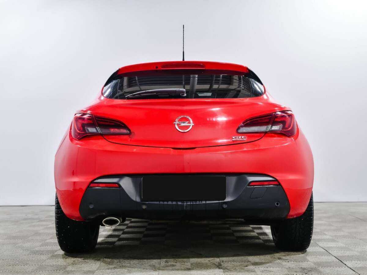 Б/У Опель Астра 2013 года. Фото: #2