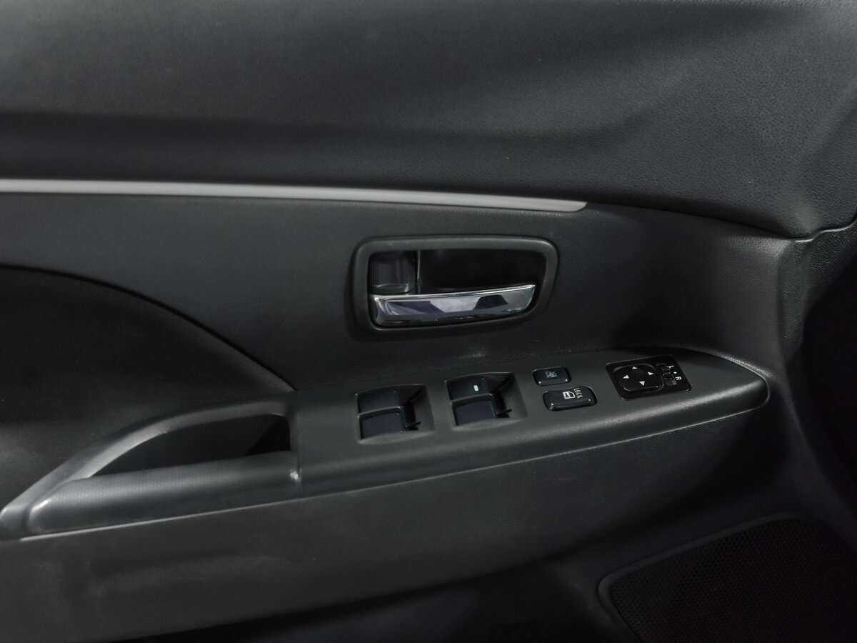 Б/У Митсубиши АС-Икс 2012 года. Фото: #10