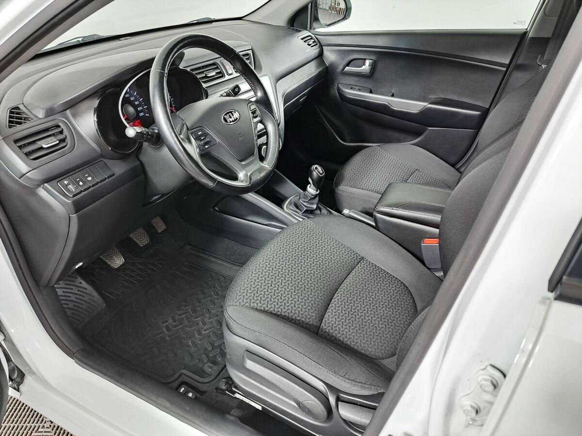 Б/У Киа Рио 2017 года. Фото: #13