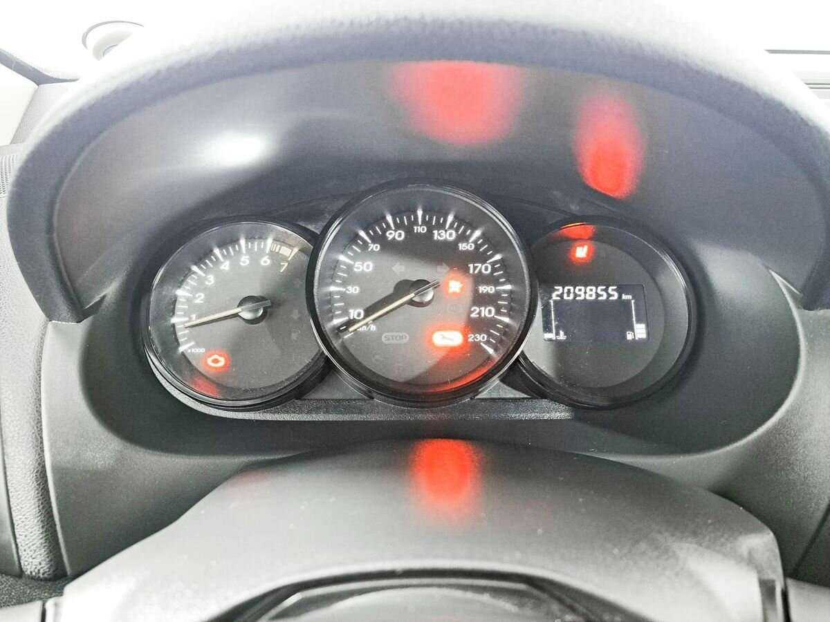 Renault Fluence 2012 года с пробегом. Фото: #10