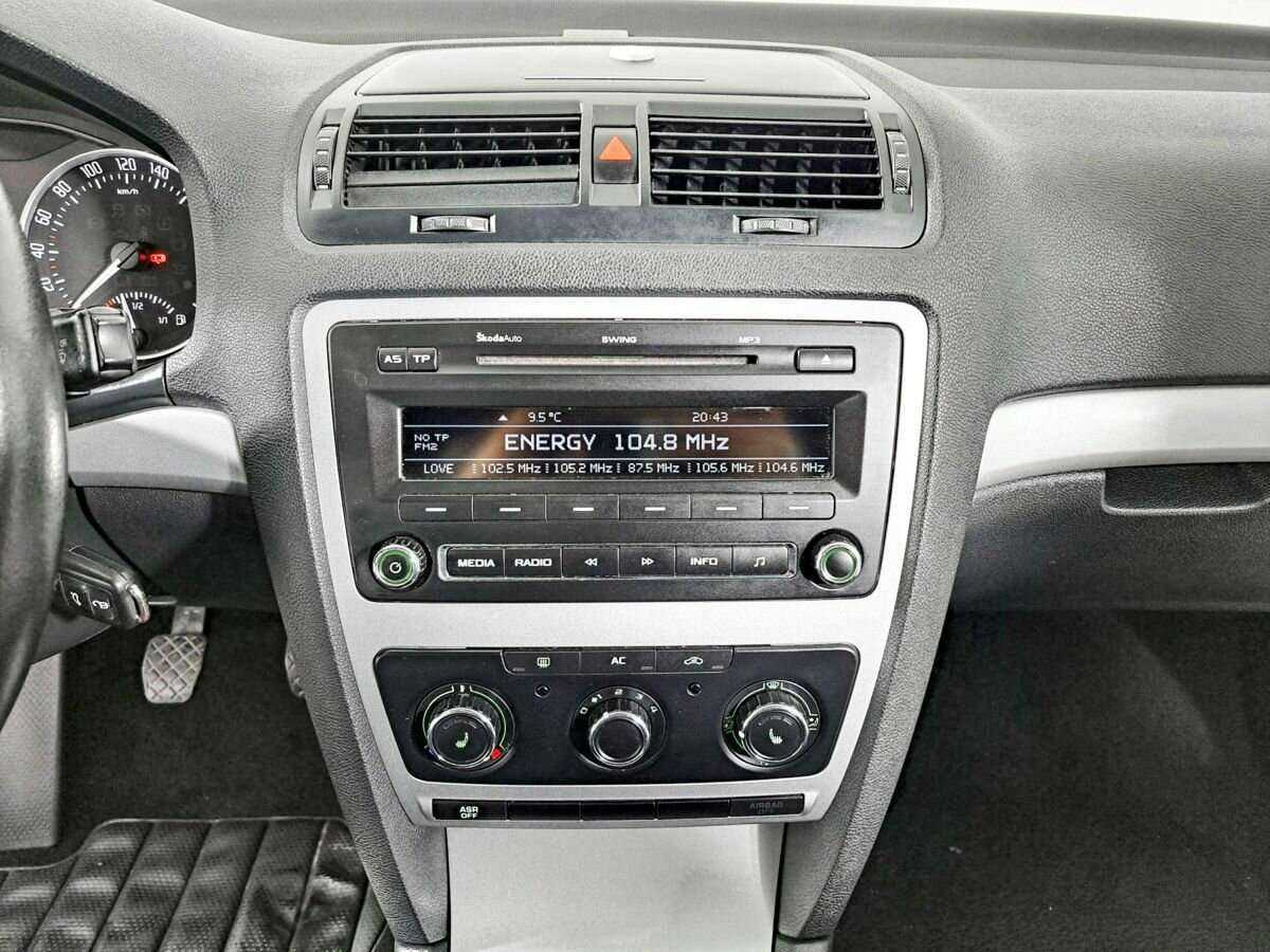 Б/У Шкода Октавия 2012 года. Фото: #12