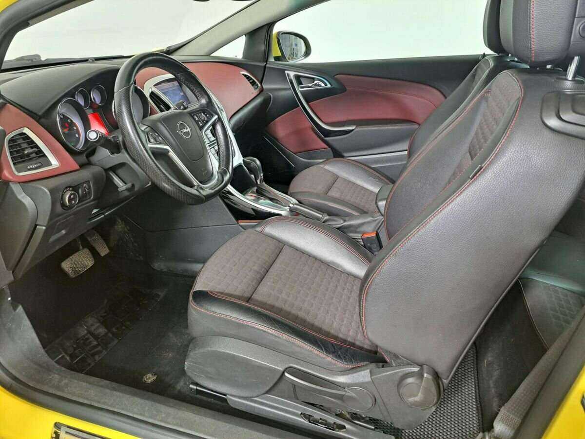 Б/У Опель Астра 2013 года. Фото: #13