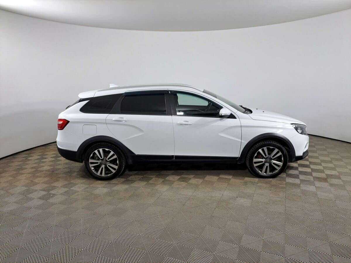 Б/У Лада (ВАЗ) Веста 2018 года. Фото: #3