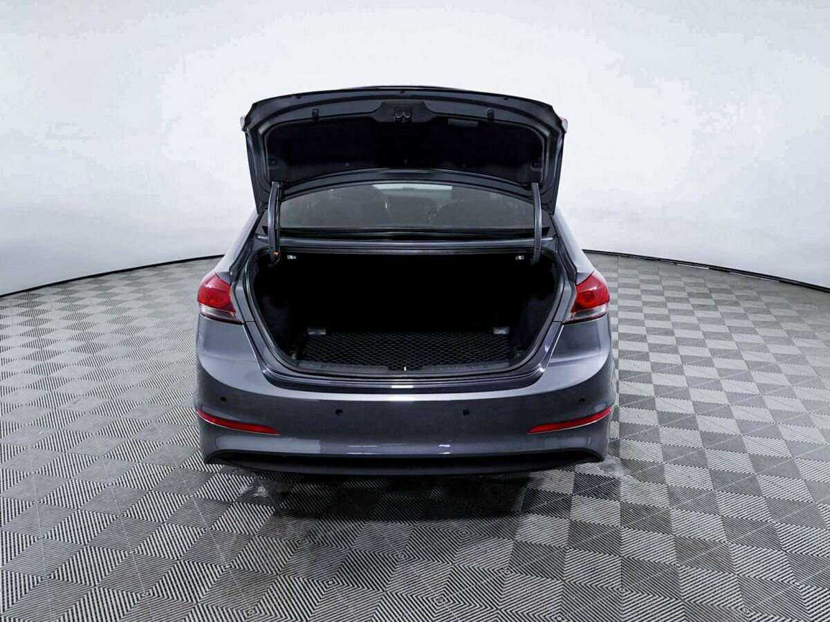 Б/У Хендай Елантра 2018 года. Фото: #9