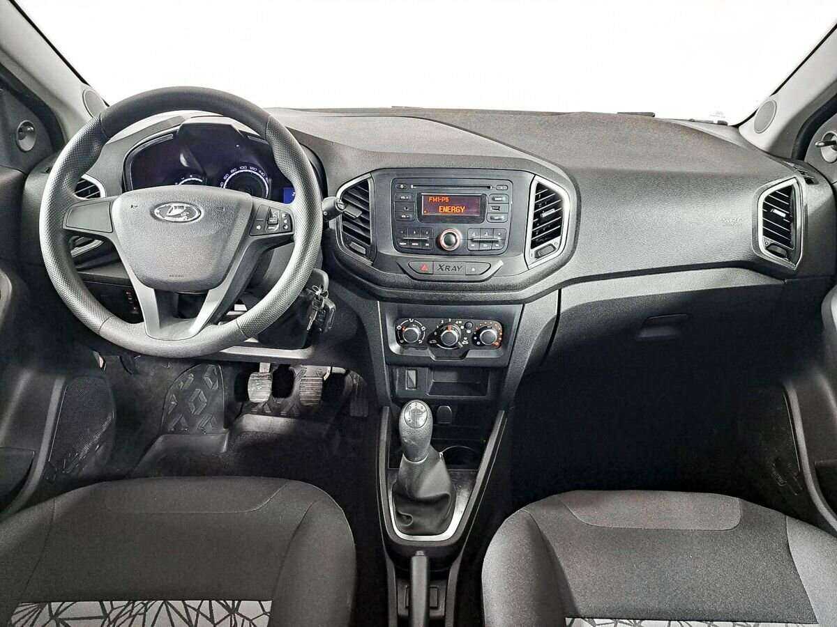 Б/У Лада (ВАЗ) ИКСРЭЙ 2016 года. Фото: #11