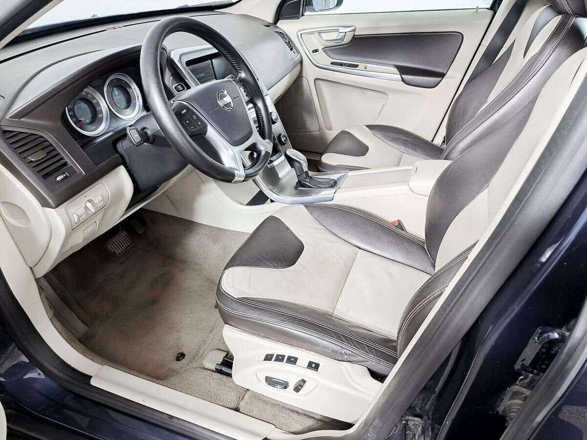 Б/У Вольво ИксЦ60 2012 года. Фото: #15