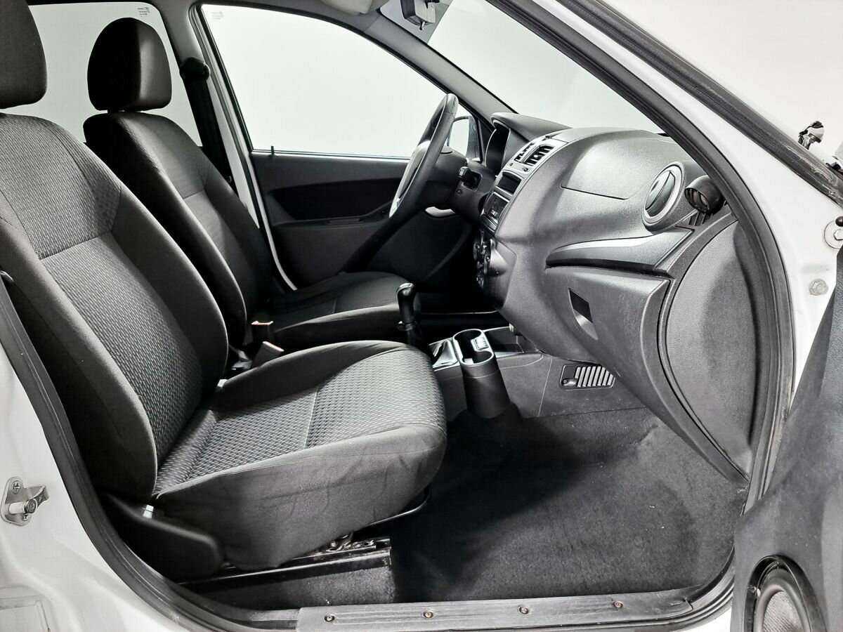 Б/У Лада (ВАЗ) Калина 2015 года. Фото: #7