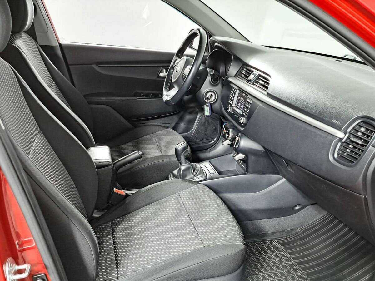 Б/У Киа Рио 2018 года. Фото: #6