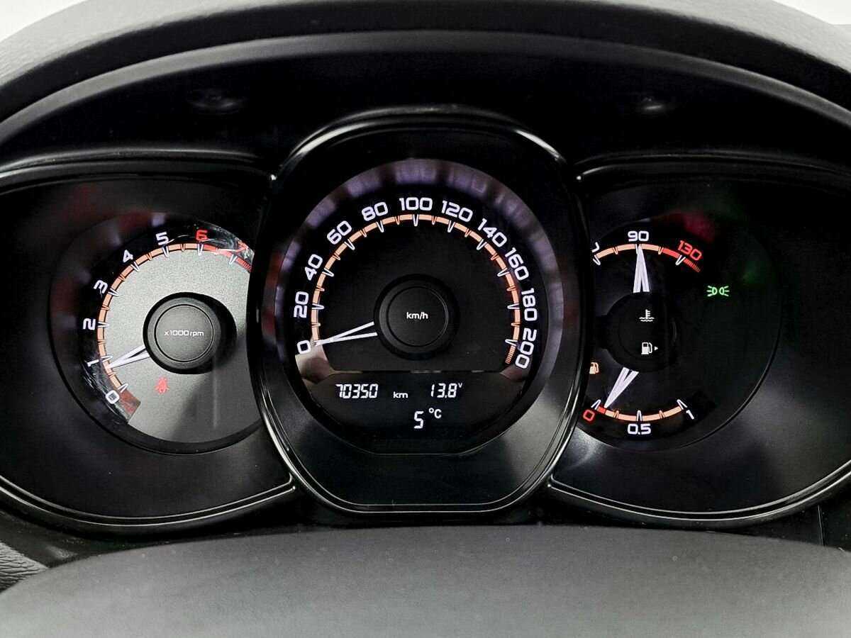 Б/У Лада (ВАЗ) Веста 2019 года. Фото: #10