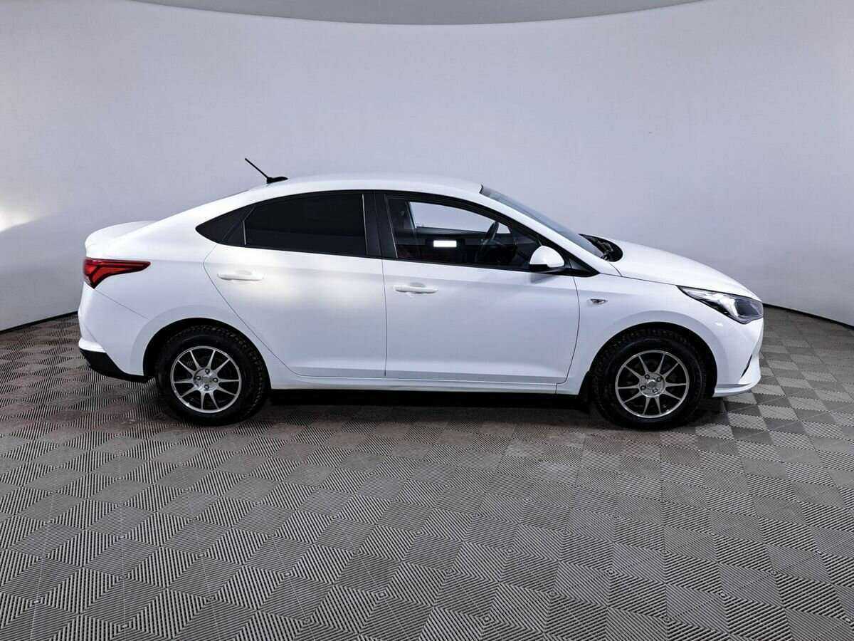 Hyundai Solaris 2021 года с пробегом. Фото: #2