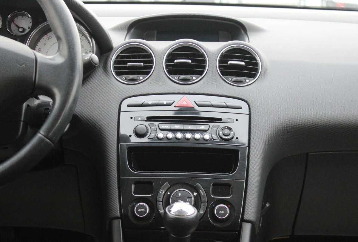 Б/У Пежо 408 2014 года. Фото: #9