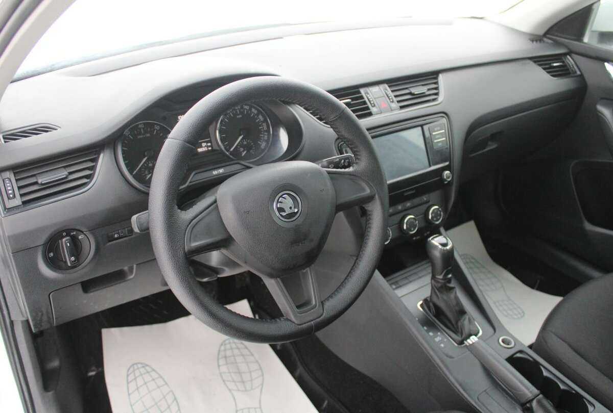 Б/У Шкода Октавия 2017 года. Фото: #12