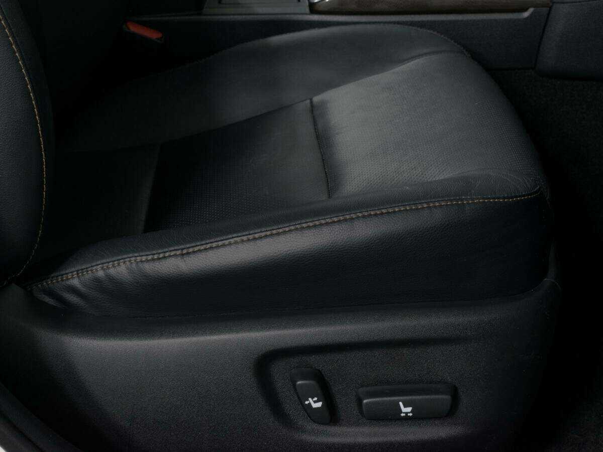 Б/У Тойота Камри 2016 года. Фото: #15