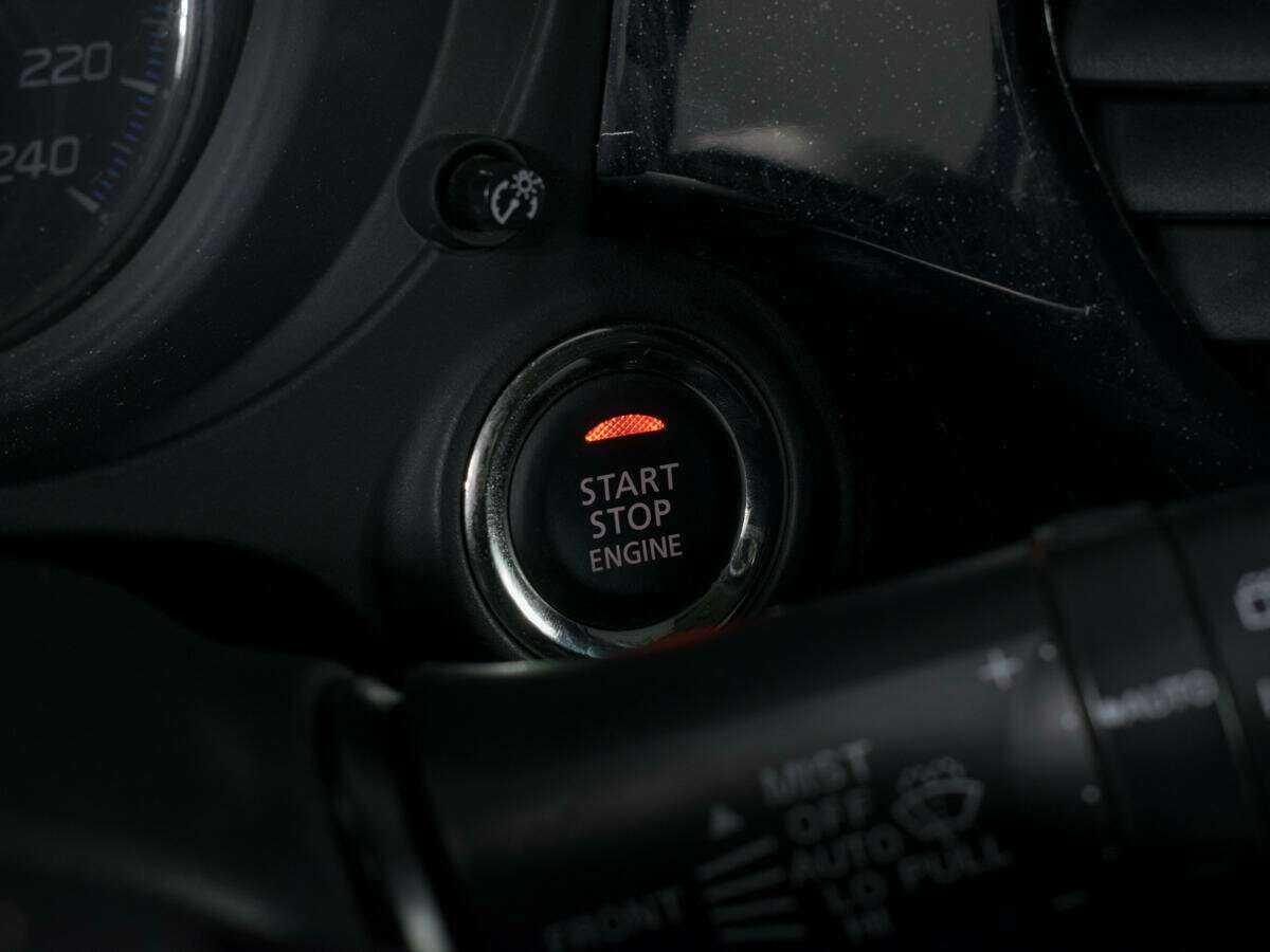 Б/У Митсубиши Оутлэндер 2016 года. Фото: #12