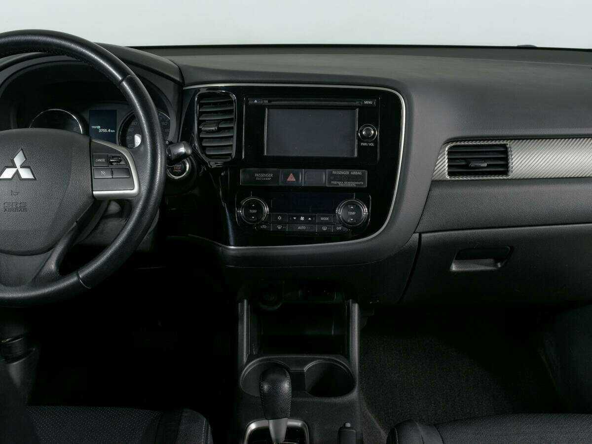 Б/У Митсубиши Оутлэндер 2013 года. Фото: #8