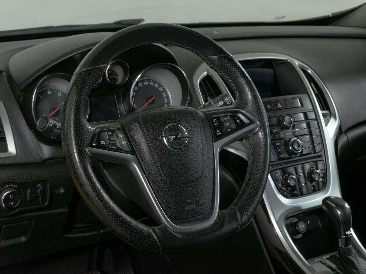 Б/У Опель Астра 2013 года. Фото: #13