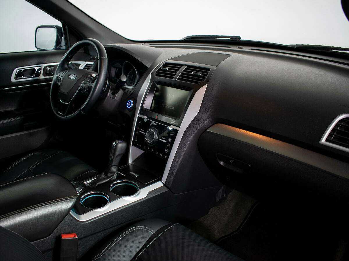 Ford Explorer 2013 года с пробегом. Фото: #6