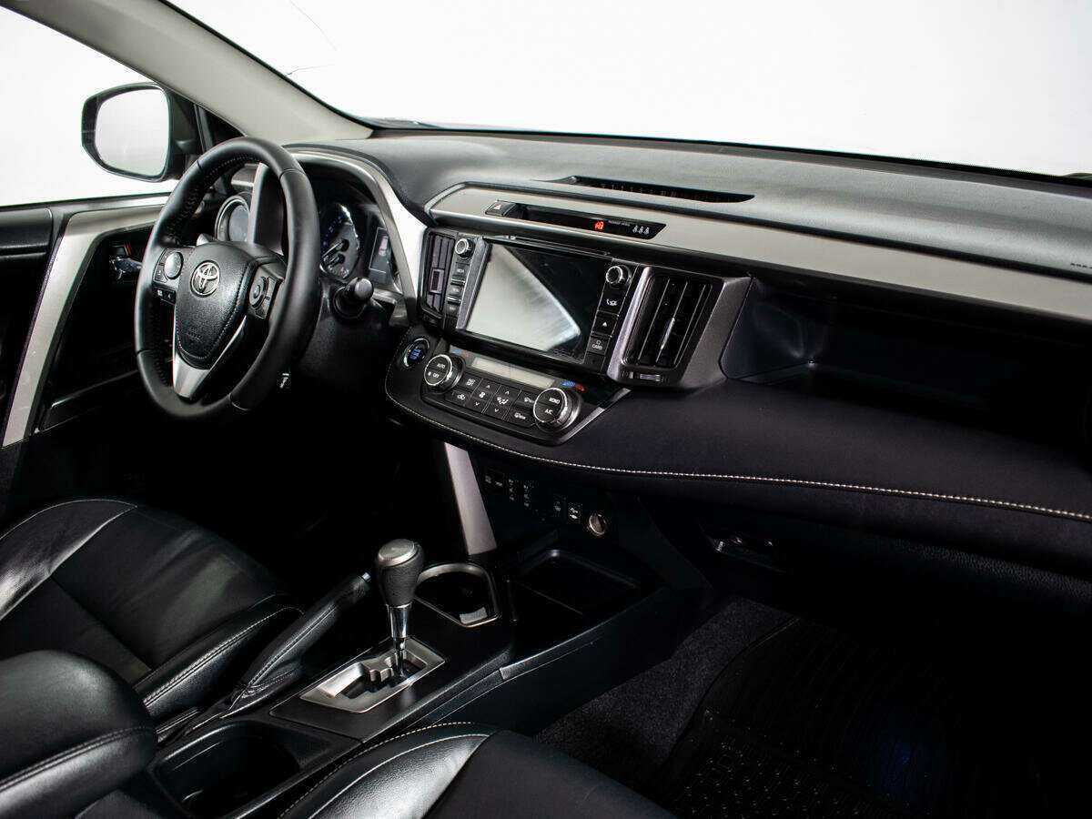 Toyota RAV4 2017 года с пробегом. Фото: #6
