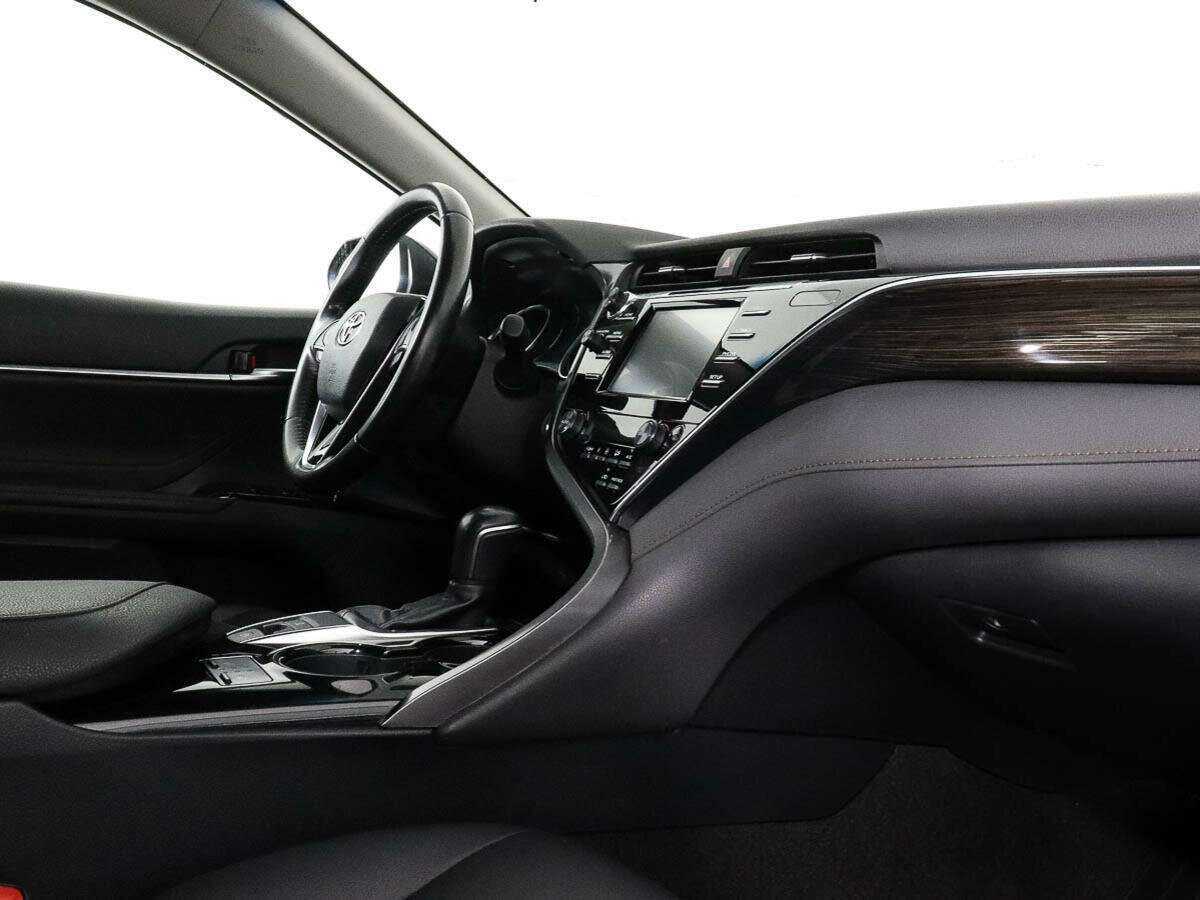 Toyota Camry 2019 года с пробегом. Фото: #6