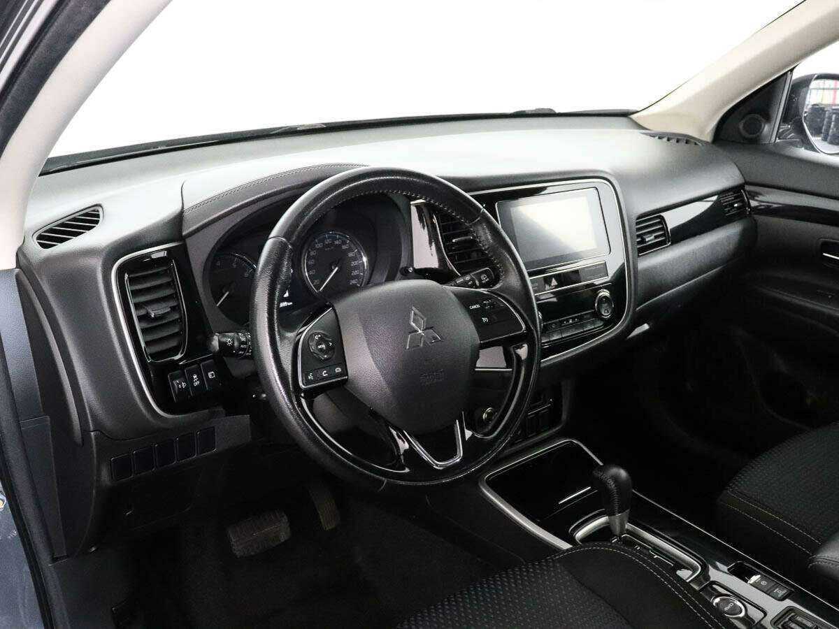 Mitsubishi Outlander 2018 года с пробегом. Фото: #7