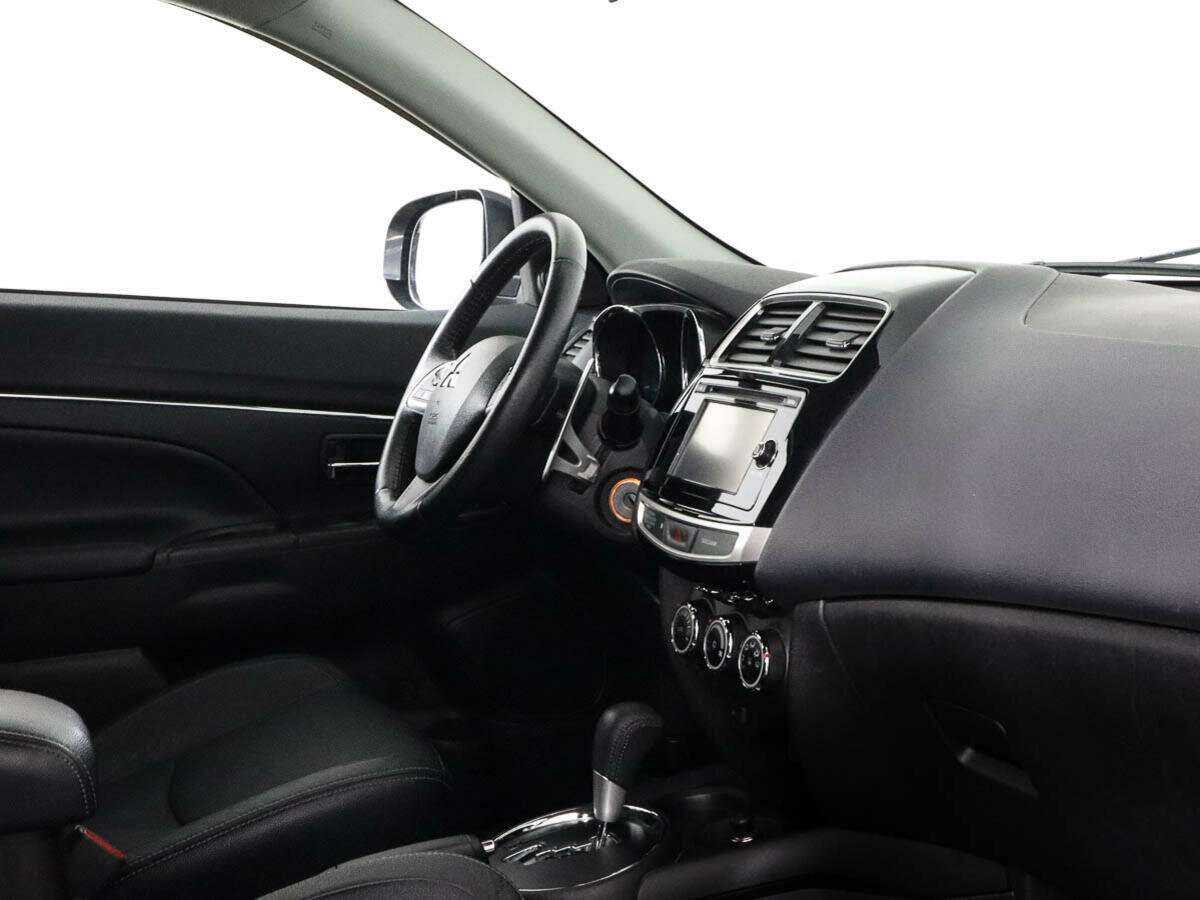 Б/У Митсубиши АС-Икс 2014 года. Фото: #6