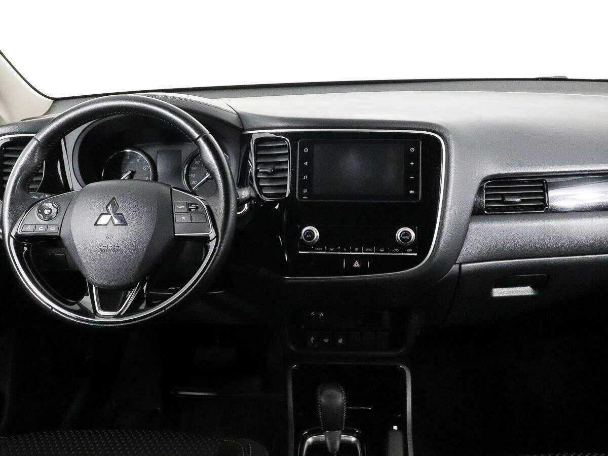 Mitsubishi Outlander 2021 года с пробегом. Фото: #8