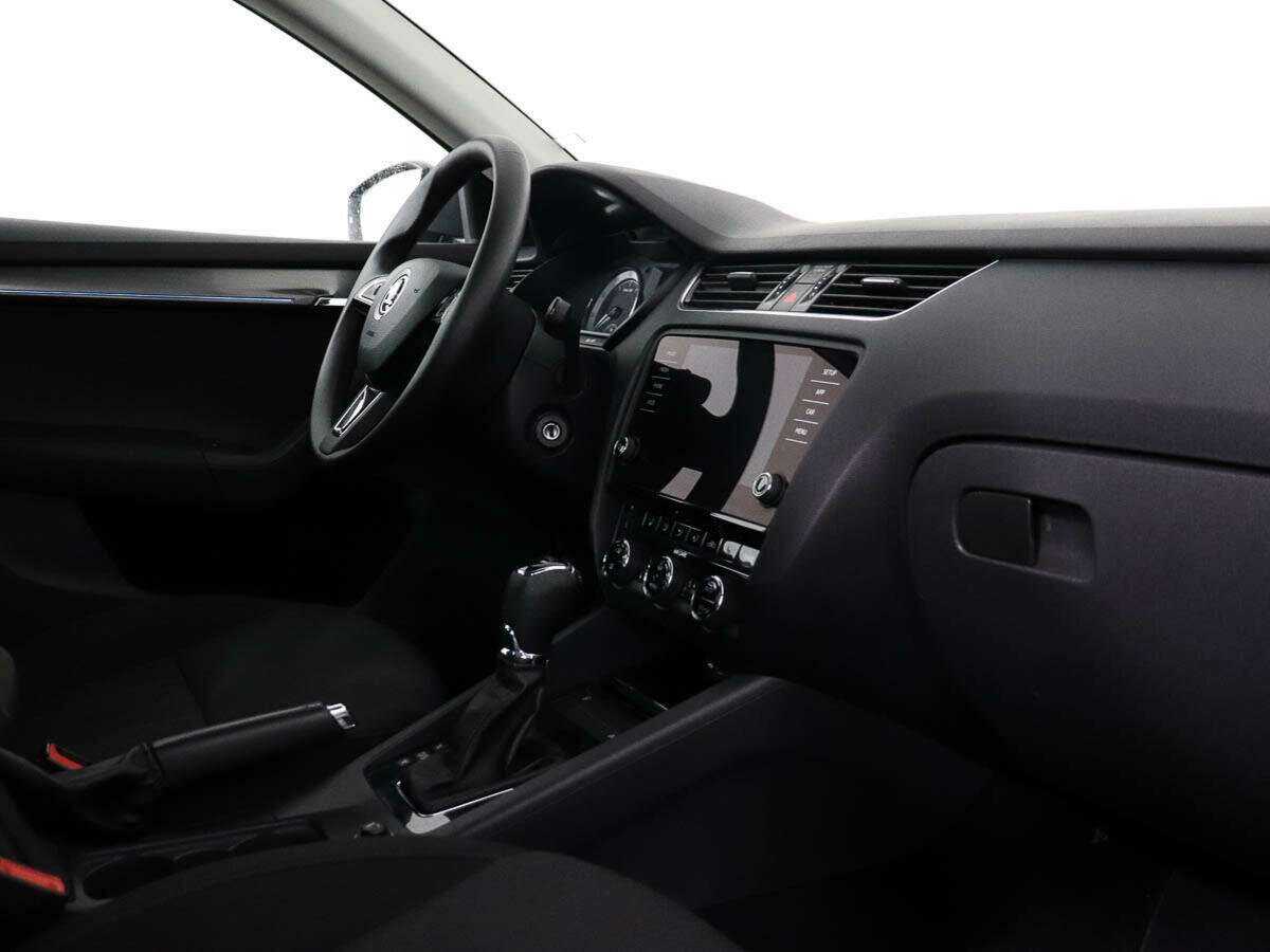 Б/У Шкода Октавия 2017 года. Фото: #5