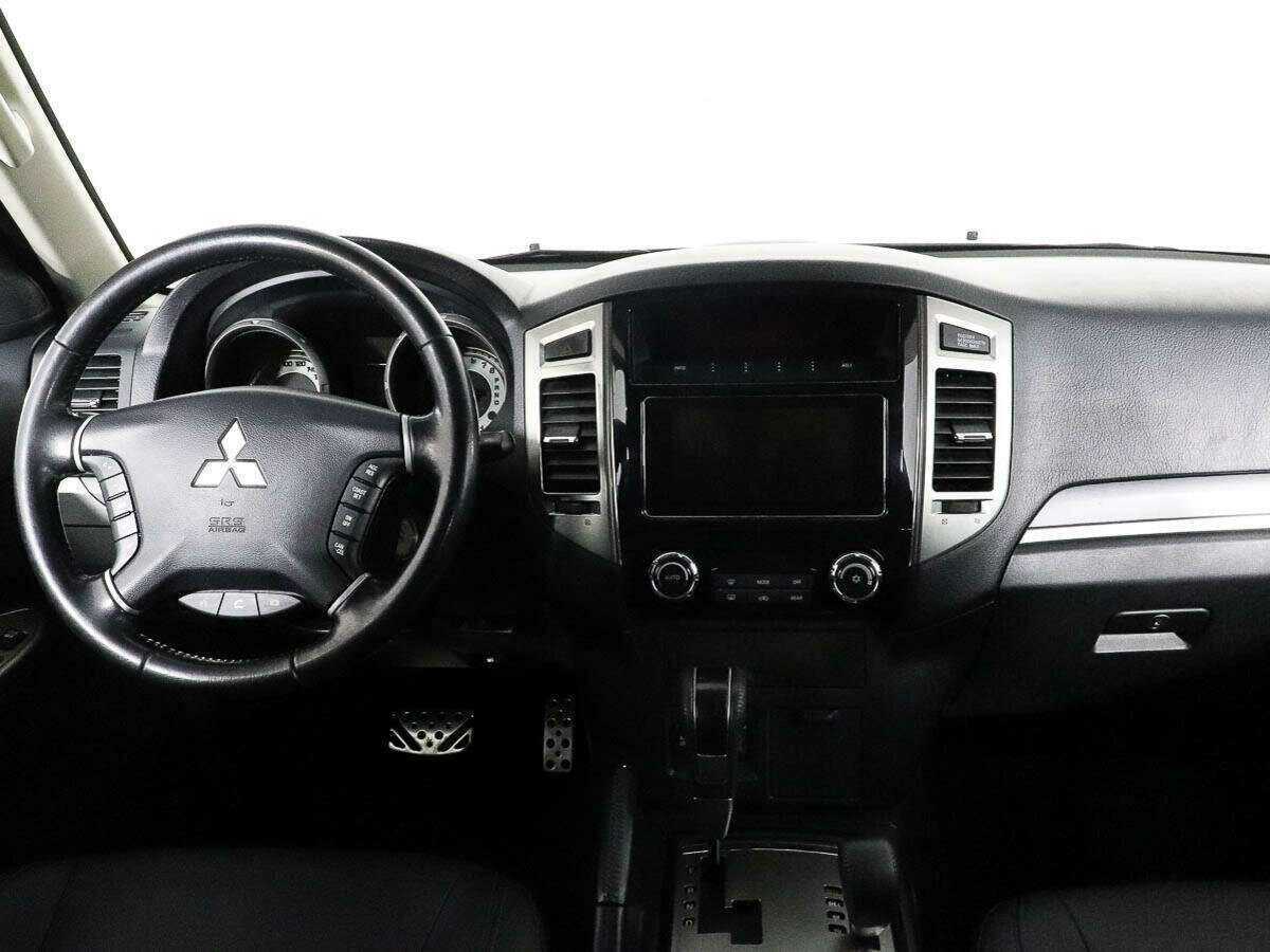 Mitsubishi Pajero 2018 года с пробегом. Фото: #7