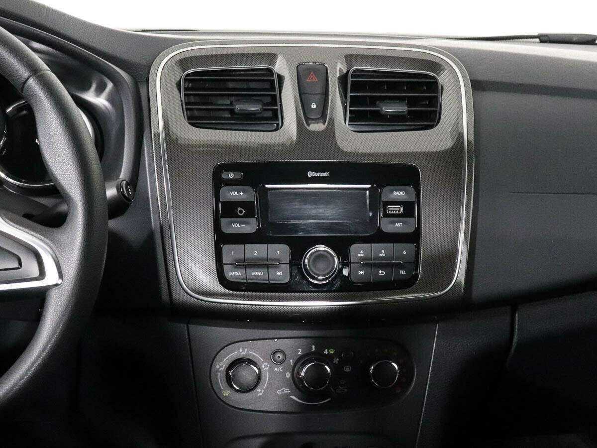 Б/У Рено Логан 2020 года. Фото: #10