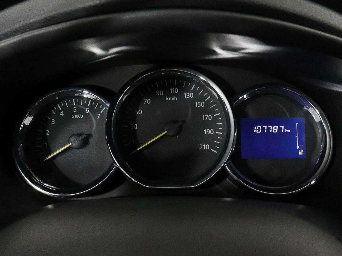 Б/У Рено Логан 2018 года. Фото: #8