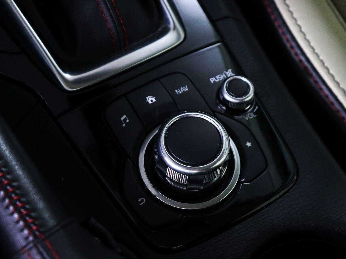 Б/У Мазда 3 2014 года. Фото: #17