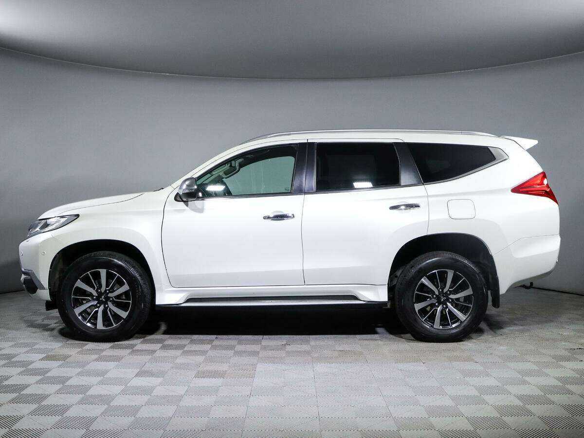 Mitsubishi Pajero Sport 2018 года с пробегом. Фото: #4