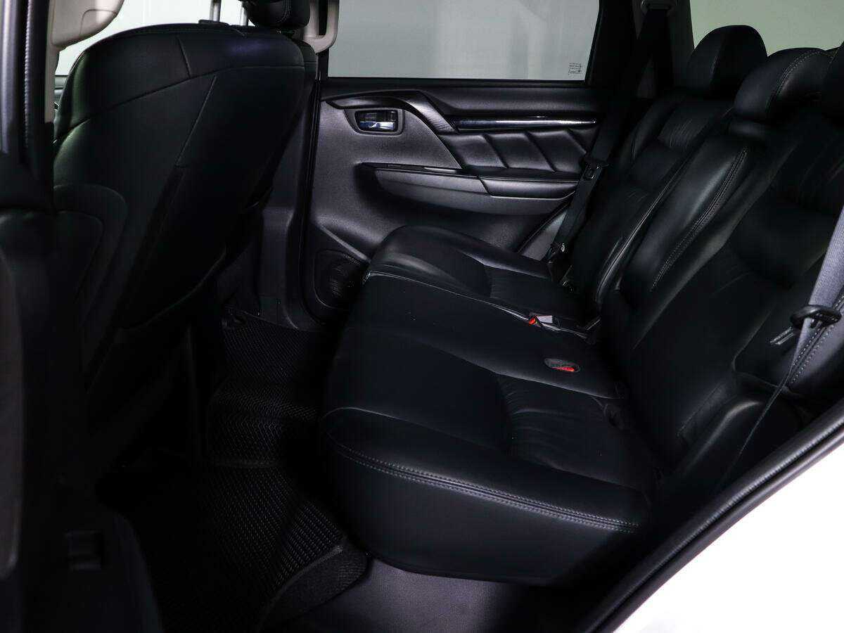 Mitsubishi Pajero Sport 2018 года с пробегом. Фото: #6