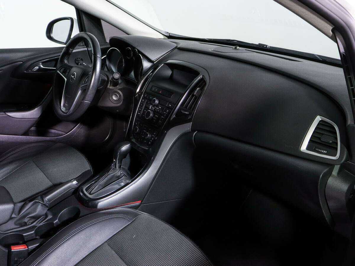 Б/У Опель Астра 2013 года. Фото: #8