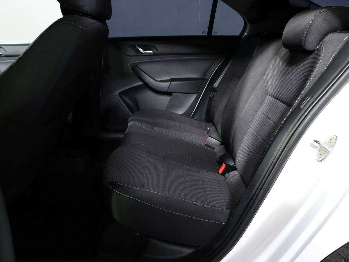 Б/У Шкода Рапид 2014 года. Фото: #8