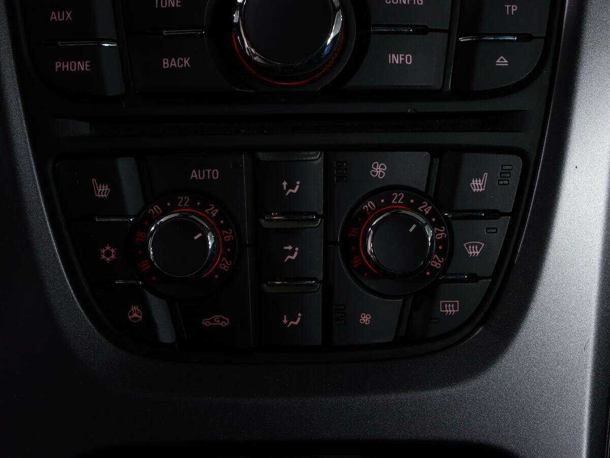 Б/У Опель Астра 2014 года. Фото: #17