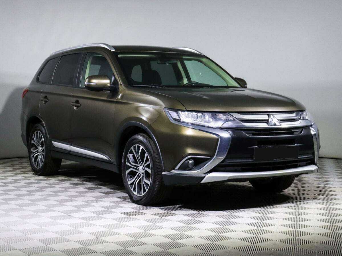 Mitsubishi Outlander 2018 года с пробегом. Фото: #2