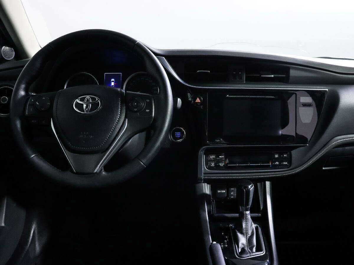 Б/У Тойота Королла 2018 года. Фото: #8