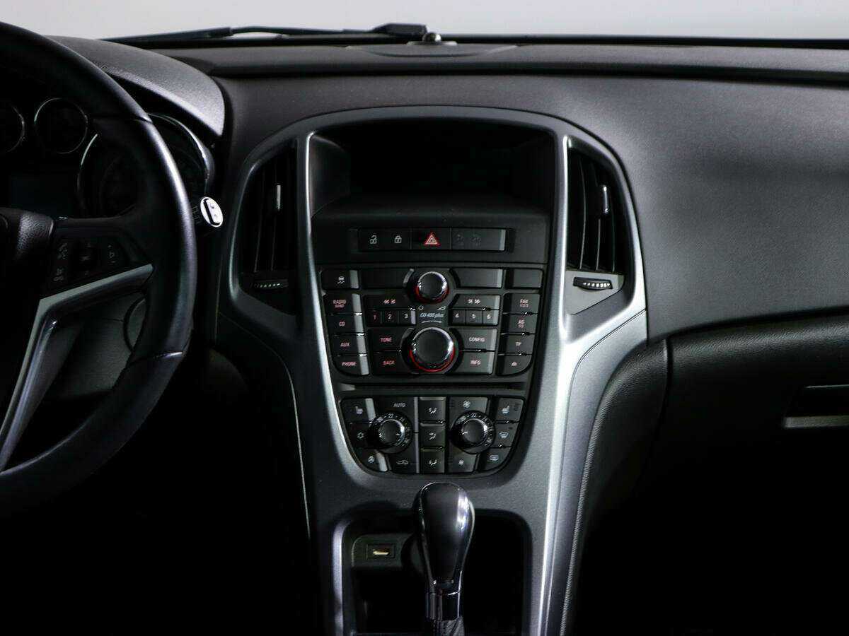 Б/У Опель Астра 2014 года. Фото: #12