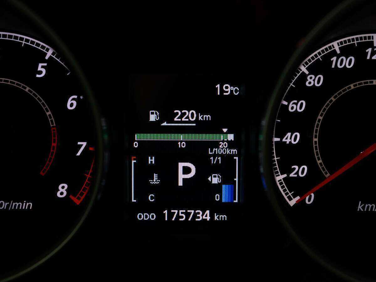 Б/У Митсубиши АС-Икс 2012 года. Фото: #10