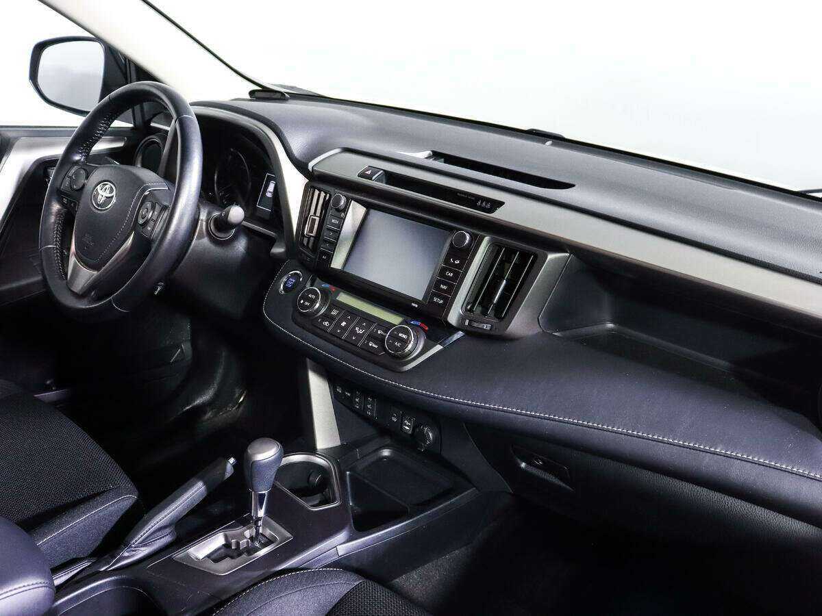 Toyota RAV4 2017 года с пробегом. Фото: #7