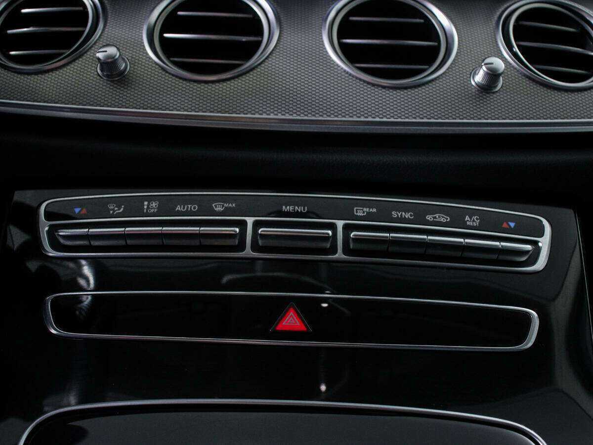 Mercedes-Benz E-Класс 2016 года с пробегом. Фото: #16