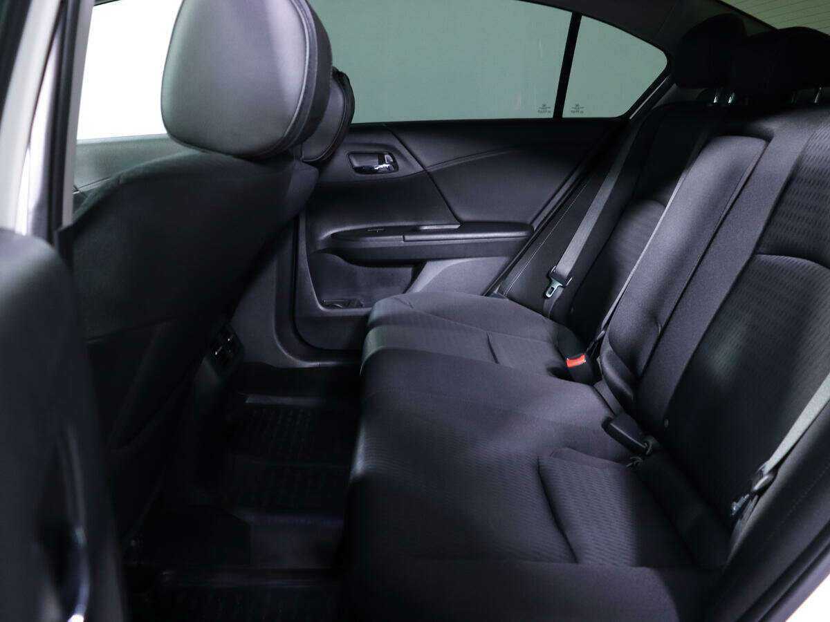 Б/У Хонда Аккорд 2013 года. Фото: #6